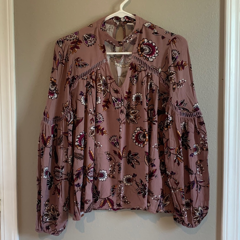 Purple floral blouse. Great condition. Size small